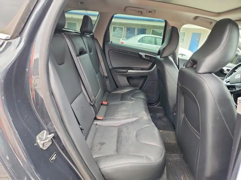 2015 VOLVO XC60 T6 PLATINUM  