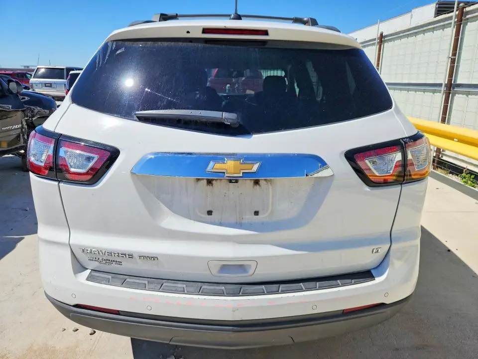 2017 CHEVROLET TRAVERSE LT  