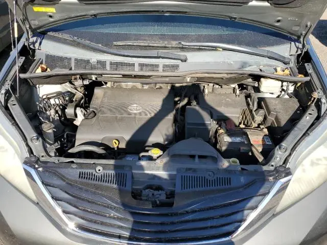 2011 TOYOTA SIENNA LE  