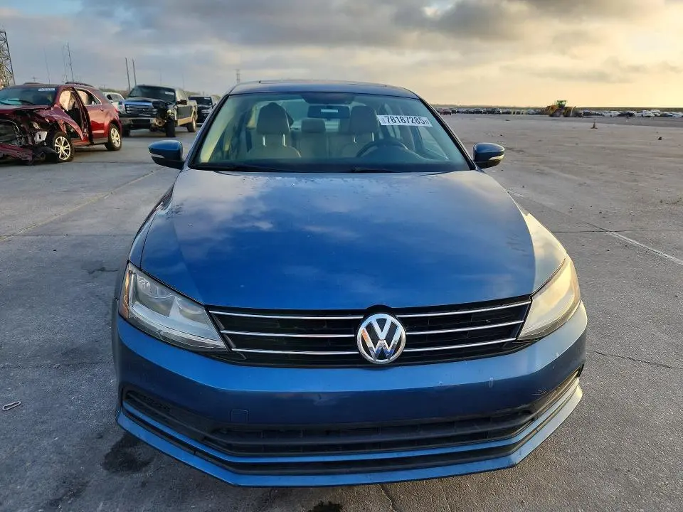 2017 VOLKSWAGEN JETTA SE  