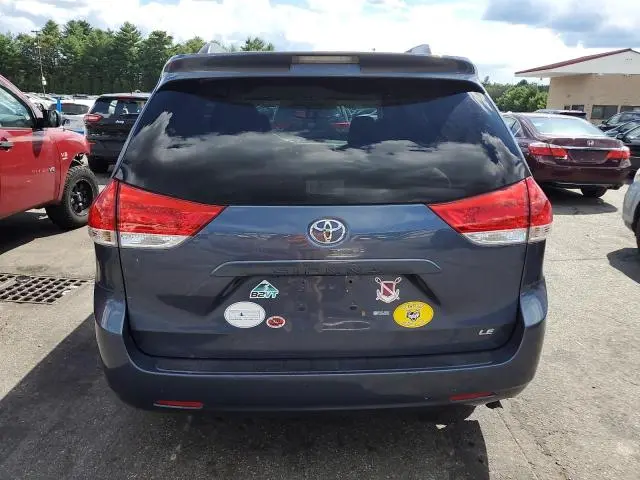 2014 TOYOTA SIENNA LE  