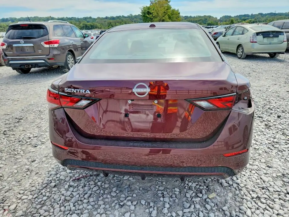 2025 NISSAN SENTRA SV  