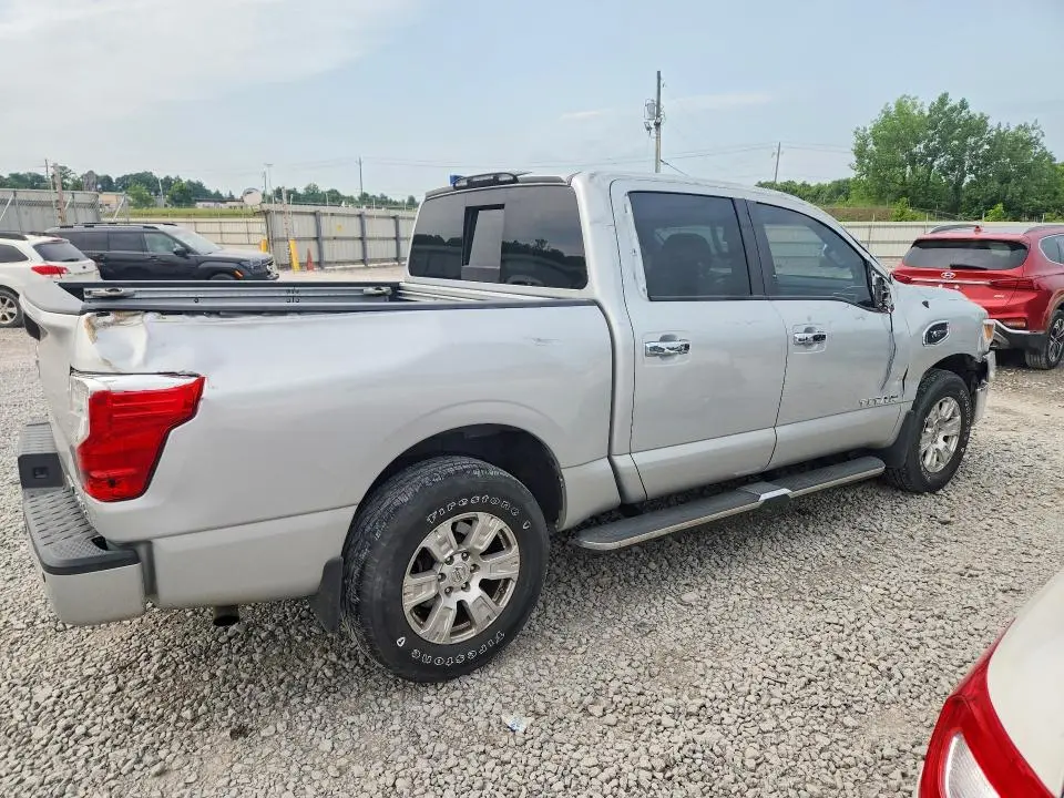 2017 NISSAN TITAN SV  