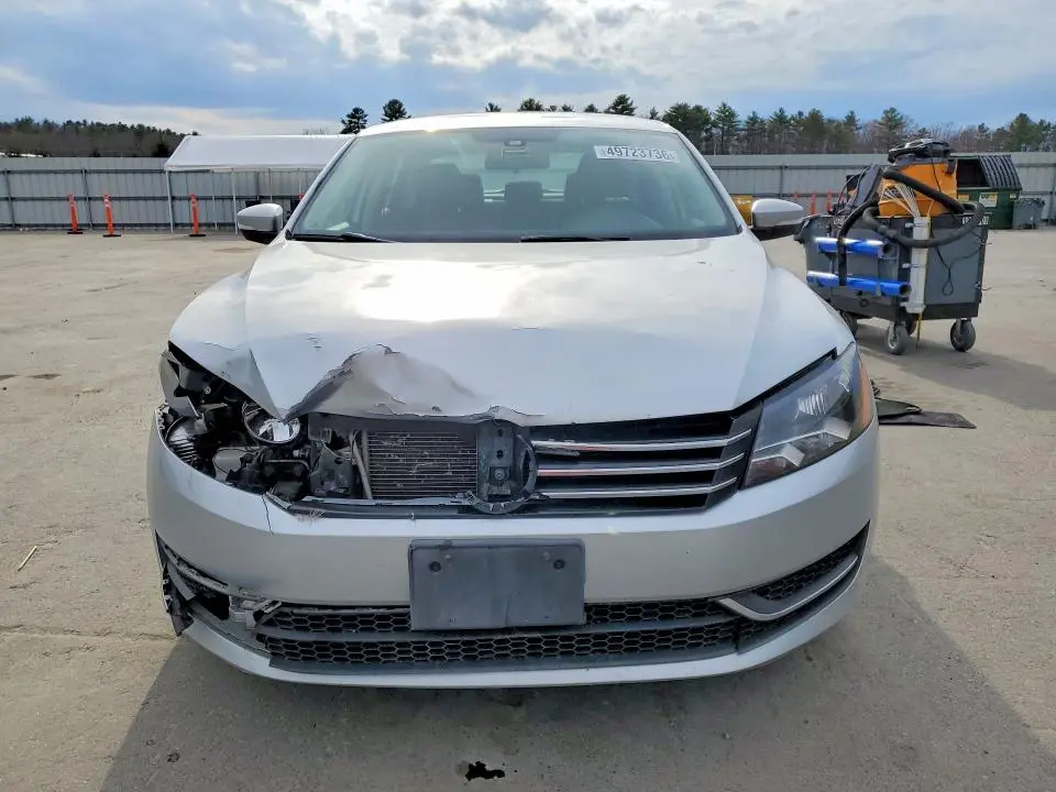 2013 VOLKSWAGEN PASSAT S  