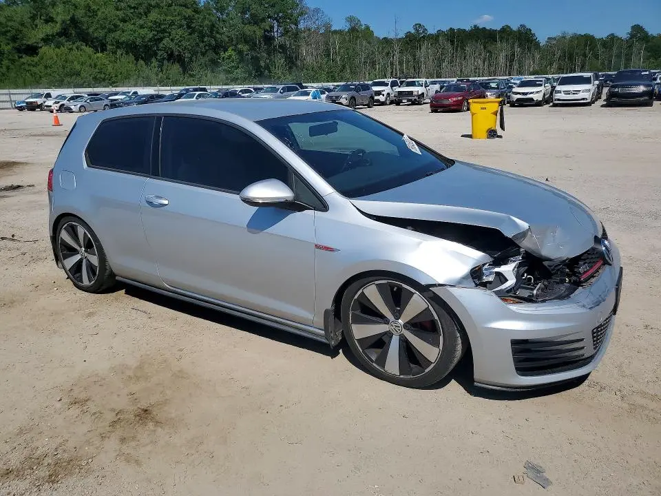 2015 VOLKSWAGEN GTI   