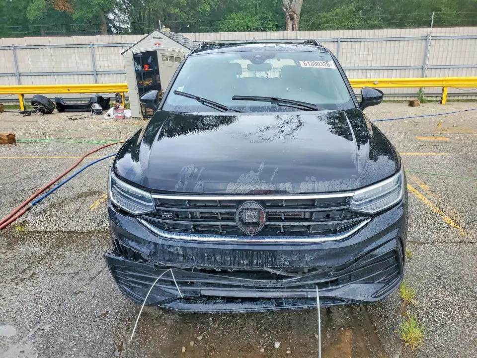 2023 VOLKSWAGEN TIGUAN SE R-LINE BLACK  