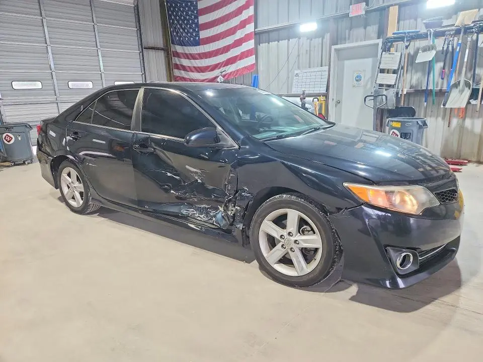 2013 TOYOTA CAMRY SE  