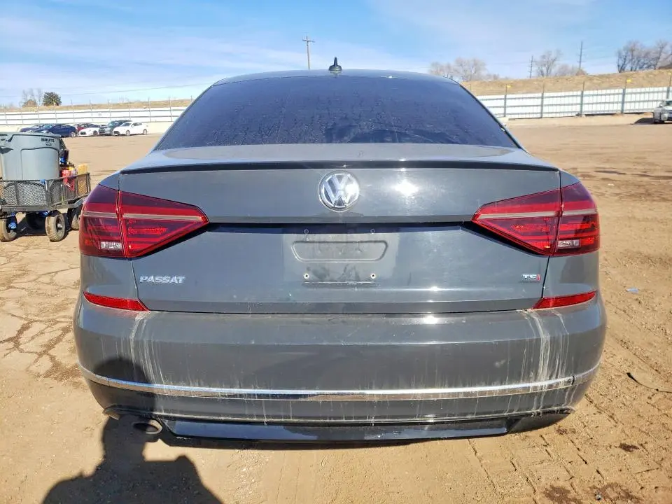 2018 VOLKSWAGEN PASSAT S  