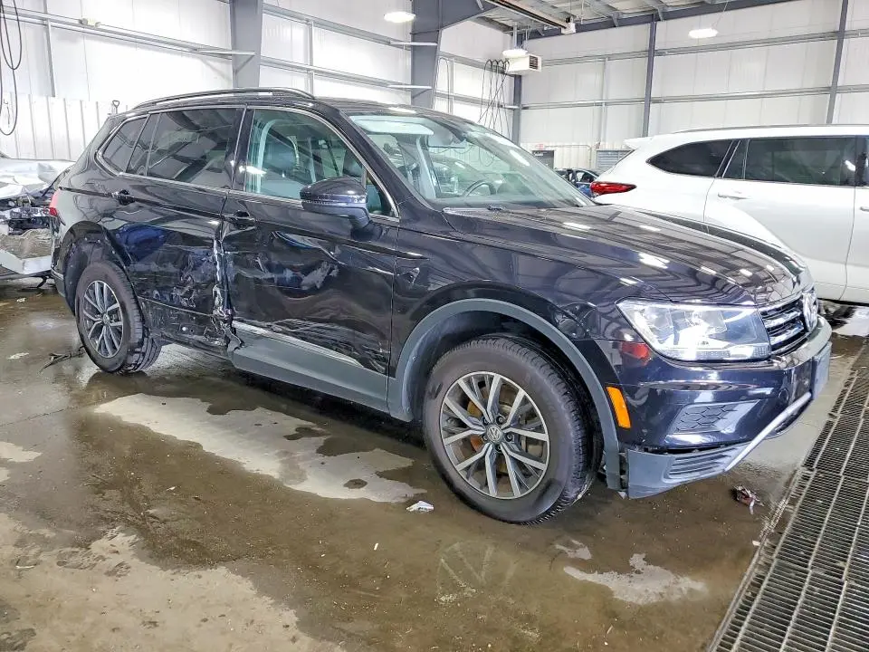 2020 VOLKSWAGEN TIGUAN SE  