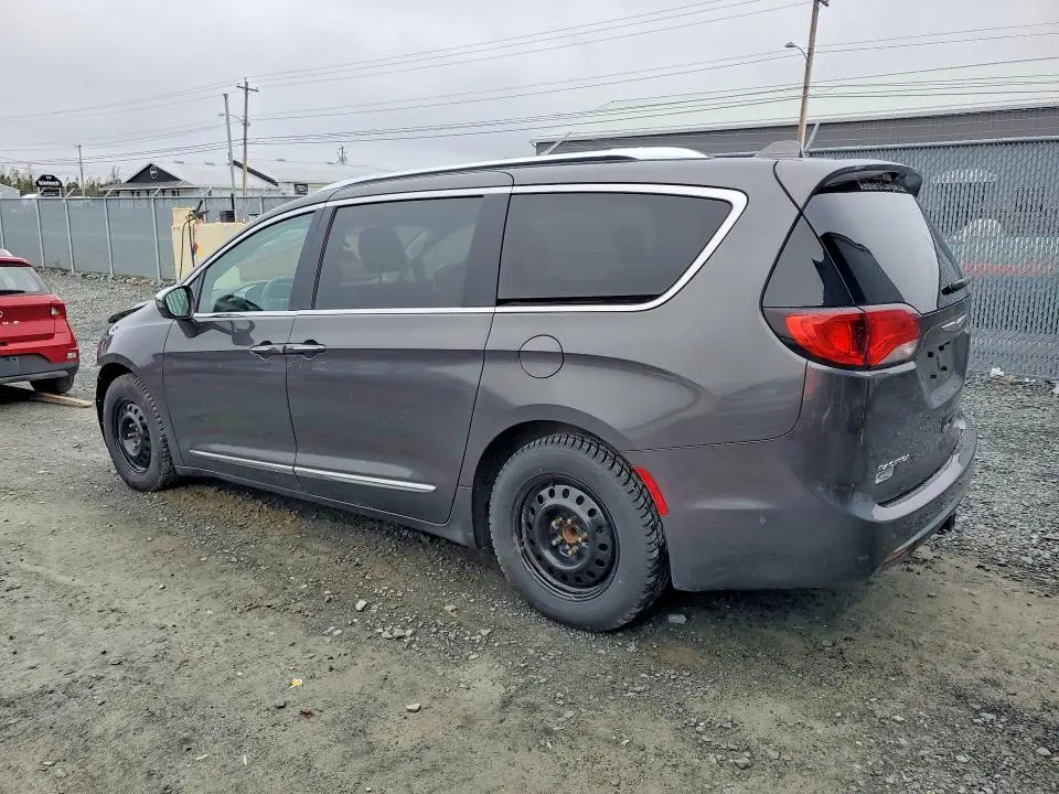 2017 CHRYSLER PACIFICA LIMITED  