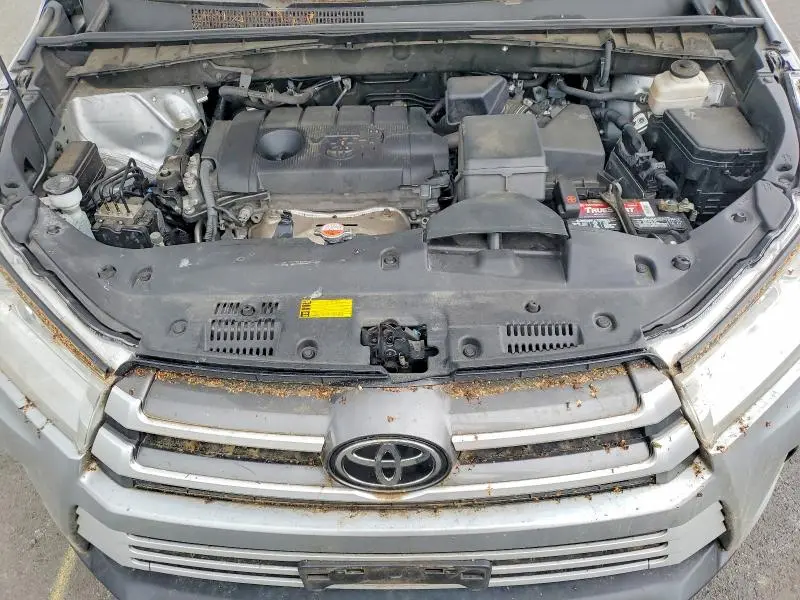 2017 TOYOTA HIGHLANDER LE  
