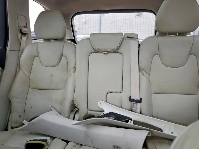 2017 VOLVO XC90 T5  