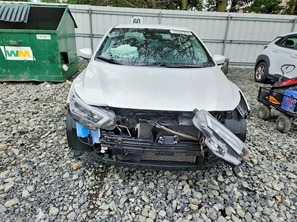 2025 NISSAN VERSA SV  