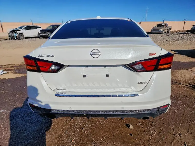 2023 NISSAN ALTIMA SR  