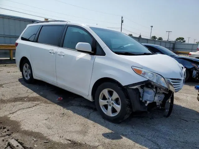 2017 TOYOTA SIENNA LE  