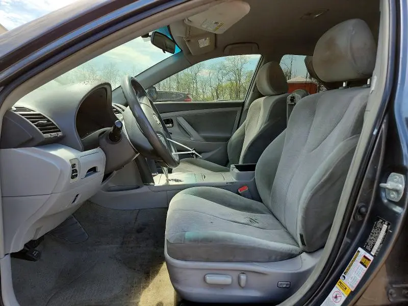 2010 TOYOTA CAMRY LE  
