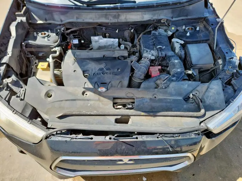 2013 MITSUBISHI OUTLANDER SPORT LE  
