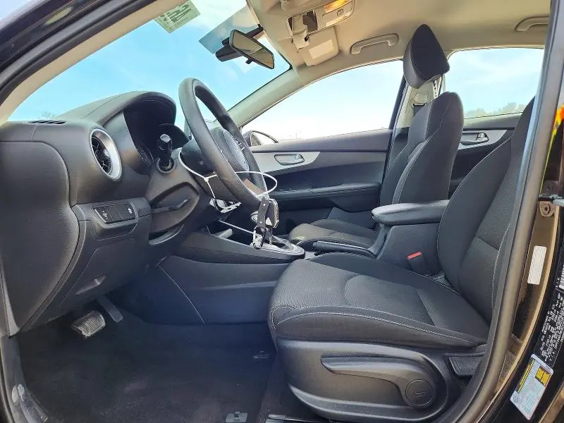 2024 KIA FORTE LX  