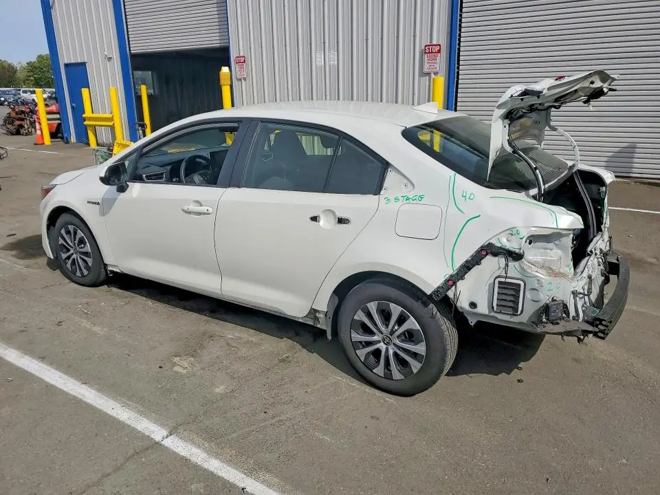2021 TOYOTA COROLLA LE  