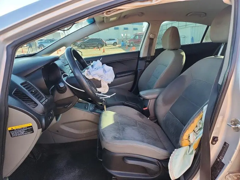 2015 KIA FORTE LX  