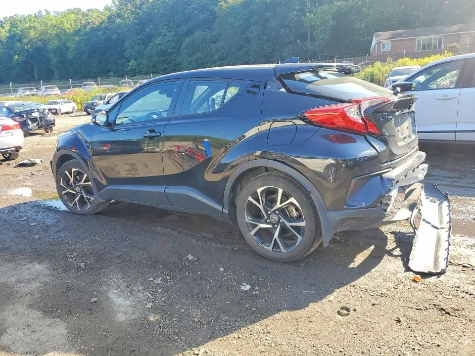 2021 TOYOTA C-HR XLE  
