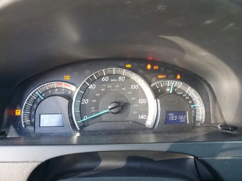 2013 TOYOTA CAMRY SE  