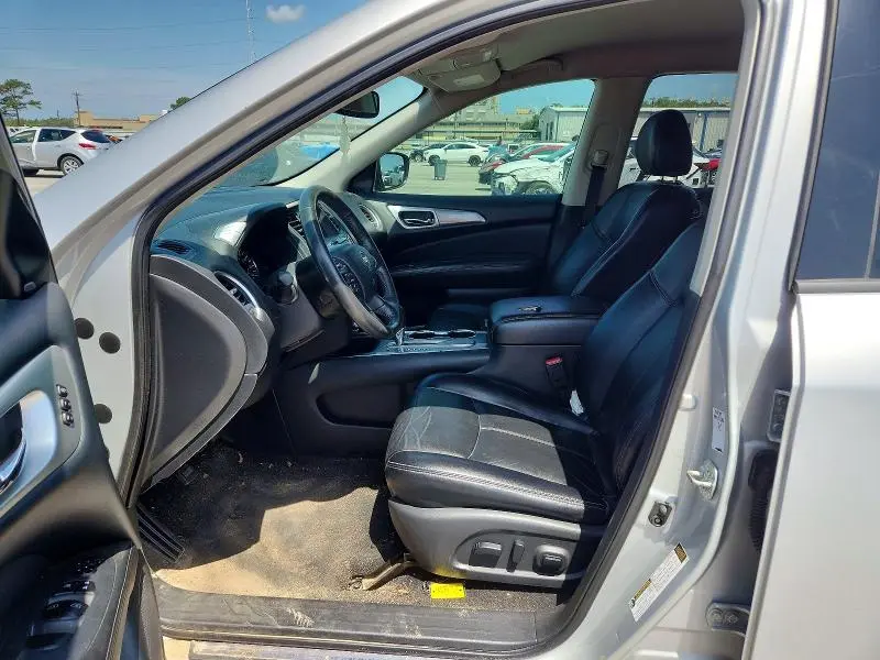 2019 NISSAN PATHFINDER SL  