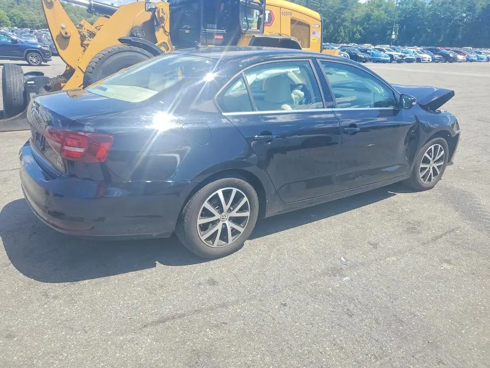 2017 VOLKSWAGEN JETTA SE  