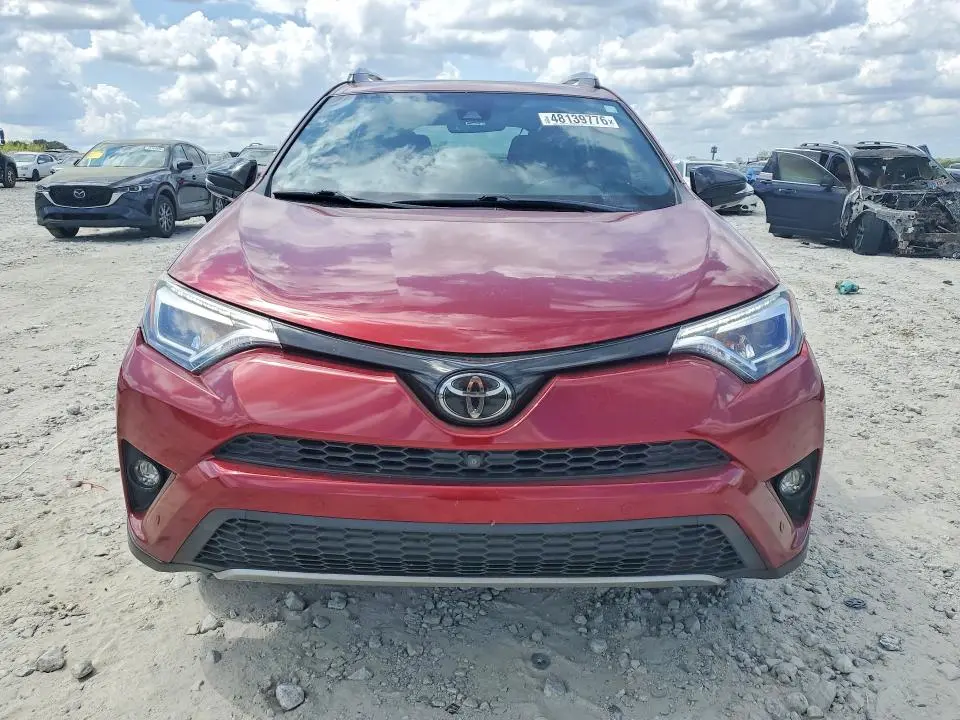2018 TOYOTA RAV4 SE  