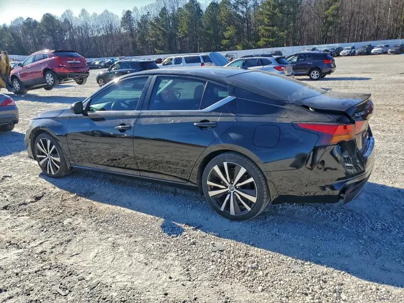 2022 NISSAN ALTIMA SR  