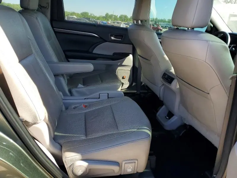 2016 TOYOTA HIGHLANDER LIMITED  