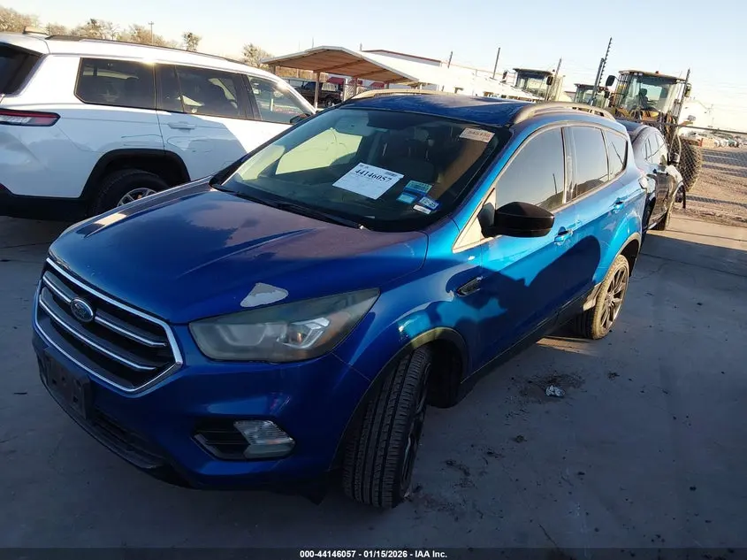 2017 FORD ESCAPE SE