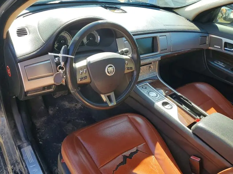 2010 JAGUAR XF PREMIUM  