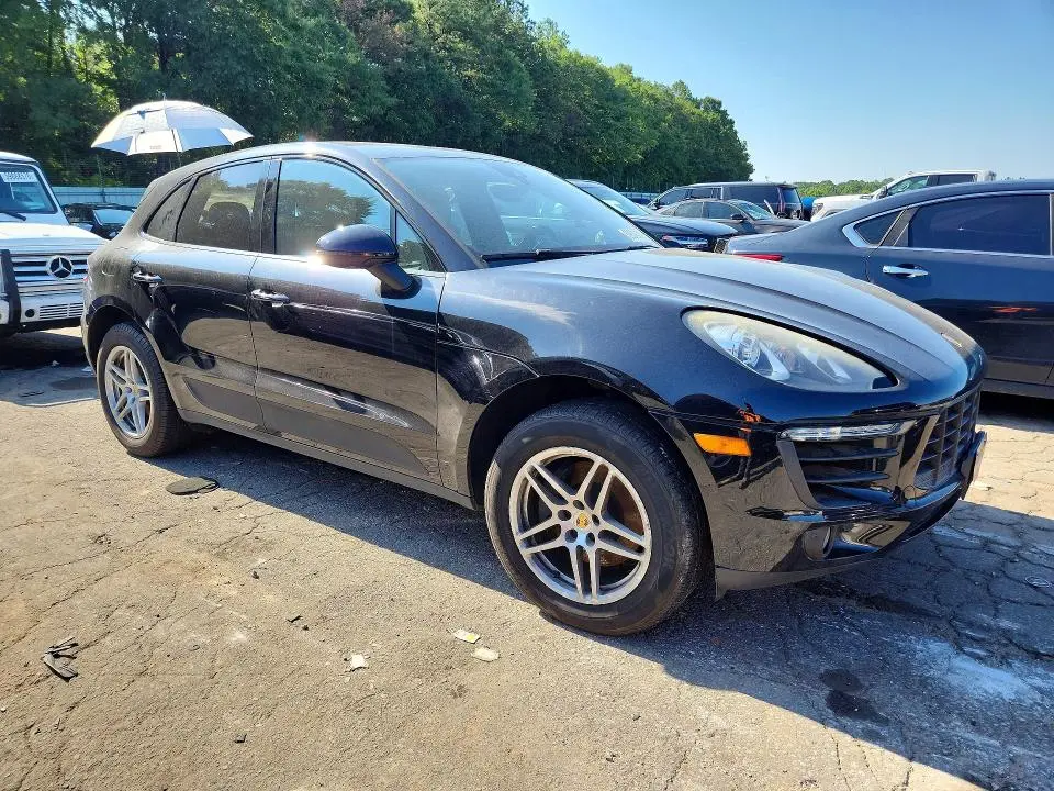 2017 PORSCHE MACAN   