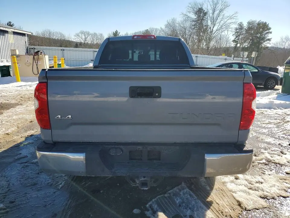 2019 TOYOTA TUNDRA SR5  