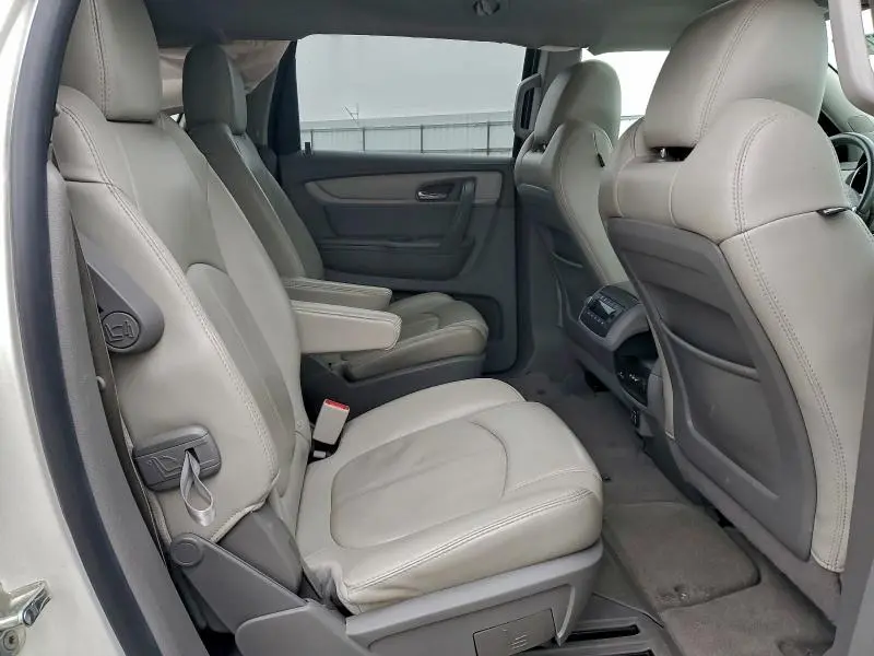 2015 CHEVROLET TRAVERSE LT  