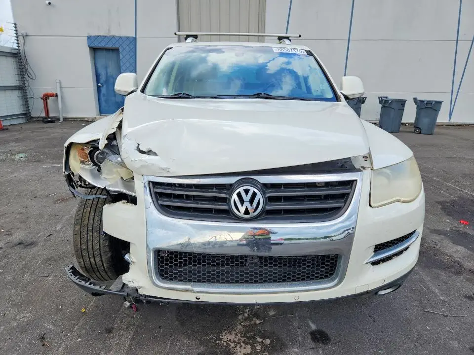 2010 VOLKSWAGEN TOUAREG V6  
