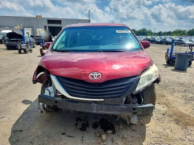 2014 TOYOTA SIENNA LE  