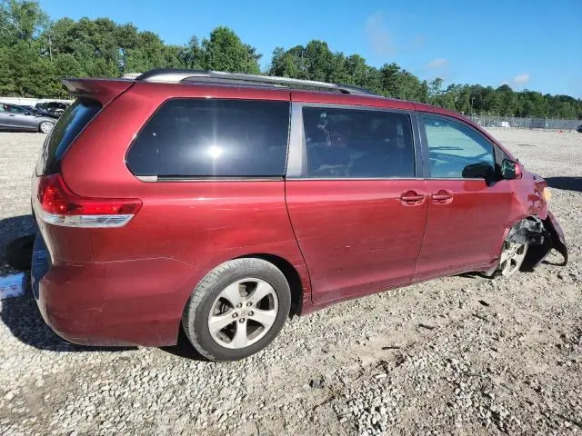 2013 TOYOTA SIENNA LE  