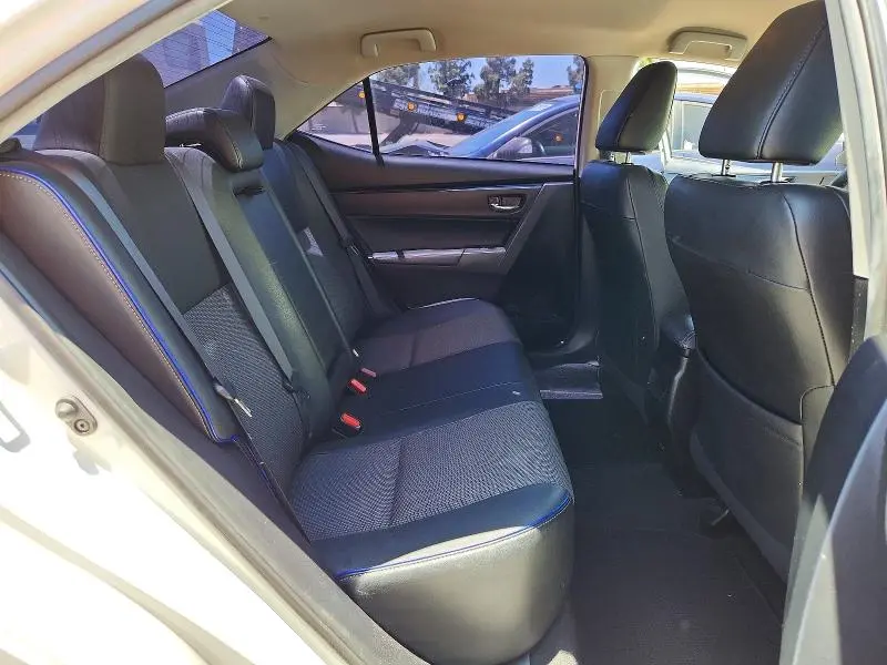 2019 TOYOTA COROLLA SE  