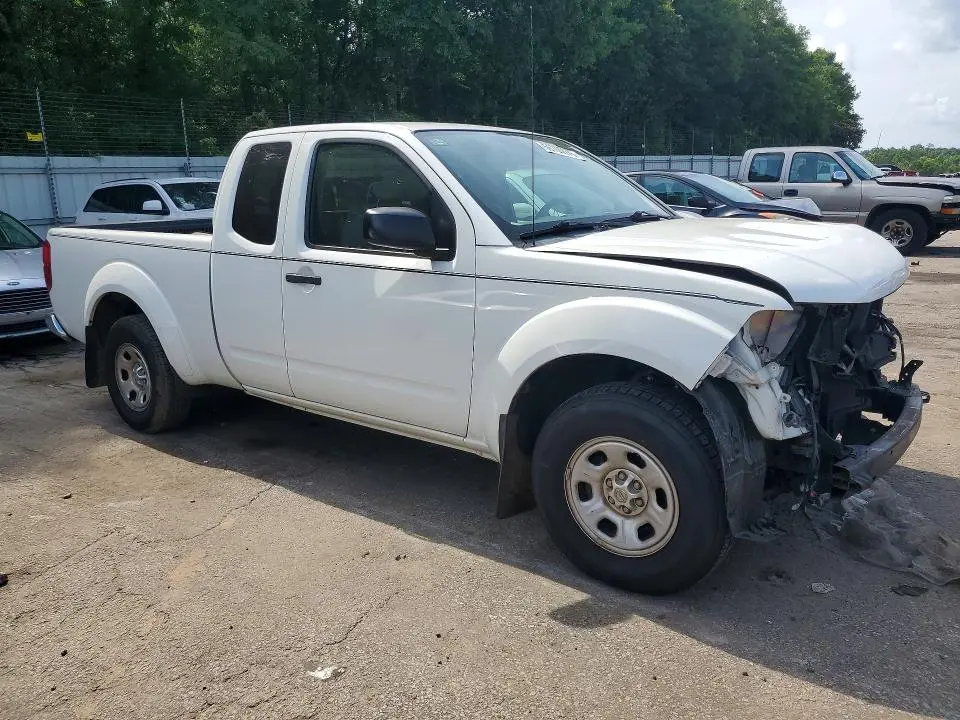 2013 NISSAN FRONTIER S  