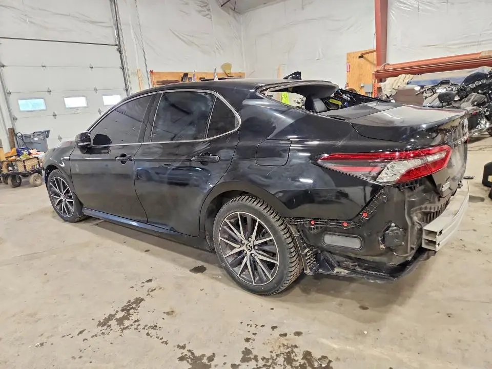 2021 TOYOTA CAMRY XLE  