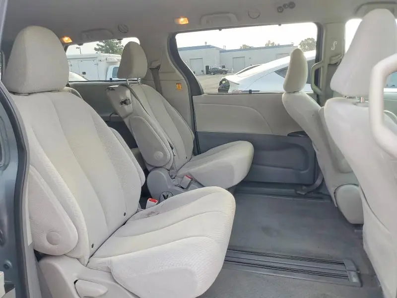 2011 TOYOTA SIENNA LE  