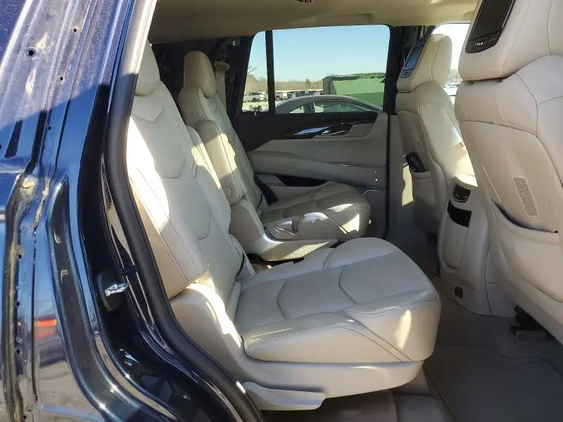2017 CADILLAC ESCALADE LUXURY  