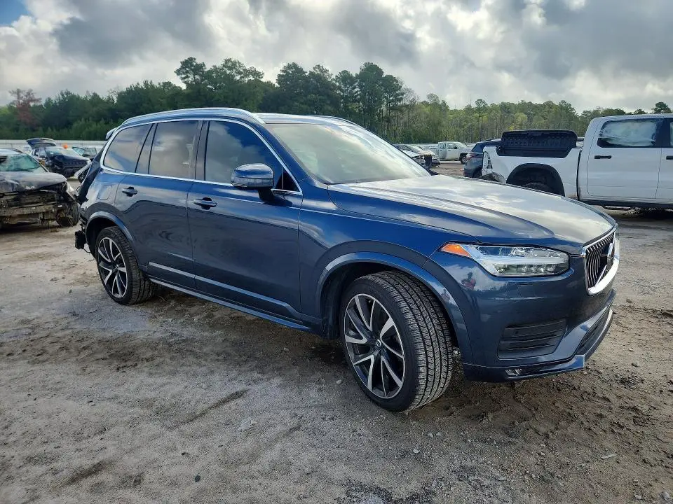2022 VOLVO XC90 T6 MOMENTUM  