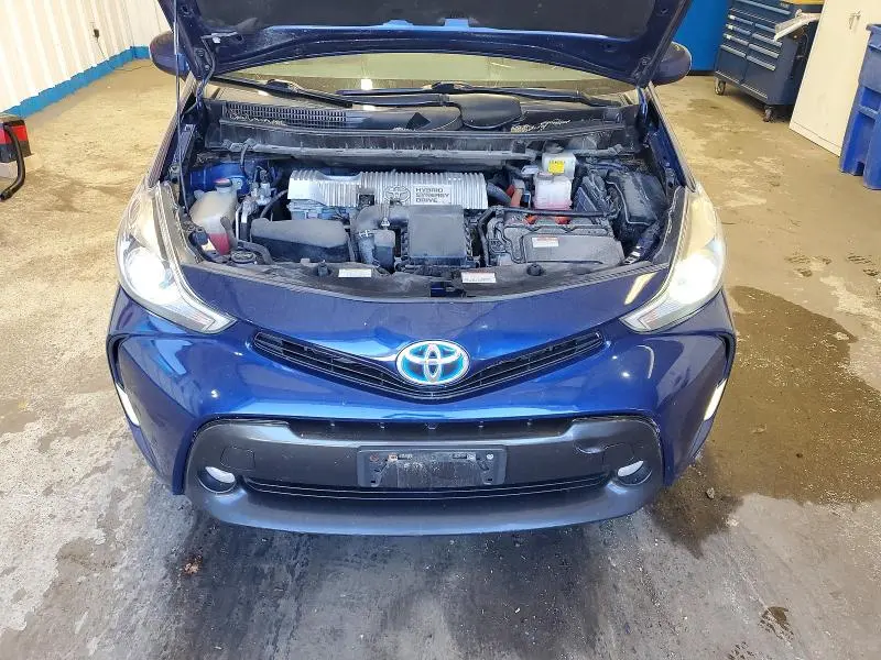 2017 TOYOTA PRIUS V FIVE  