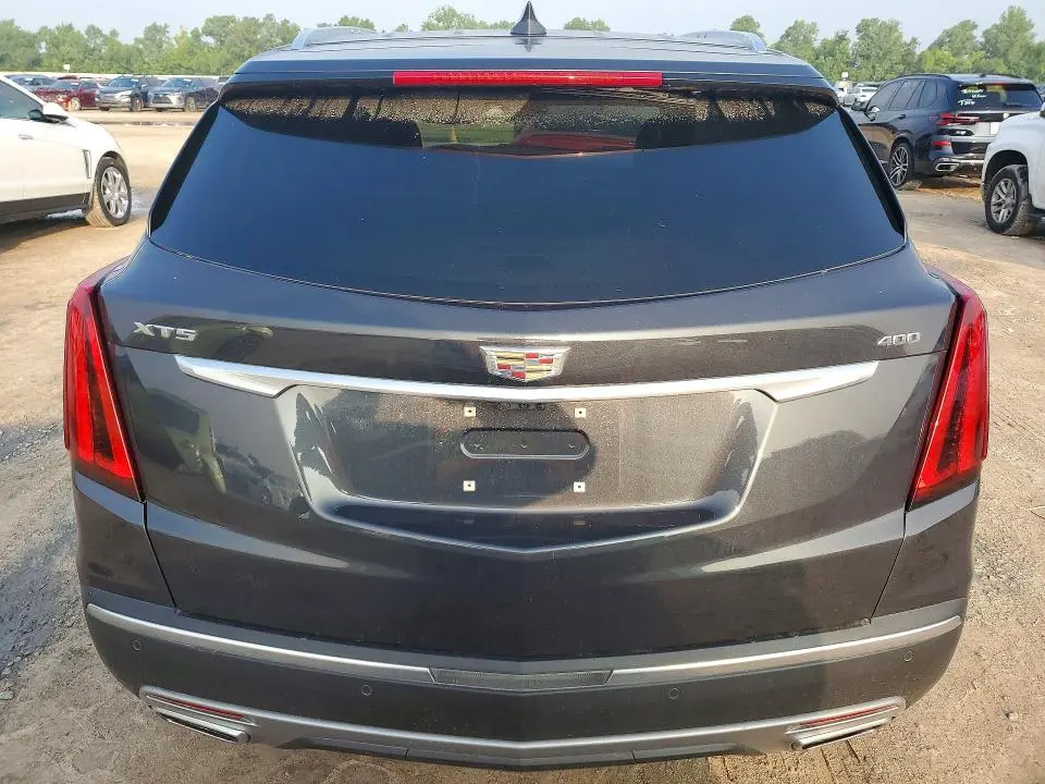2022 CADI XT5 PREMIU   