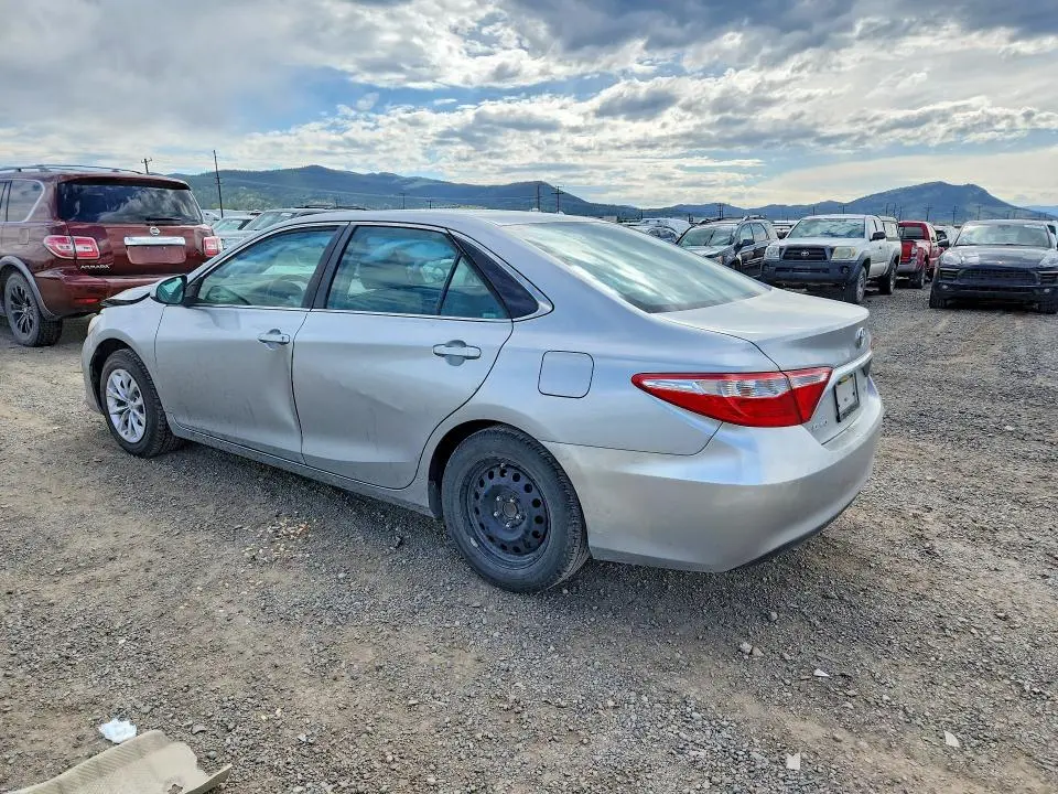 2016 TOYOTA CAMRY LE  