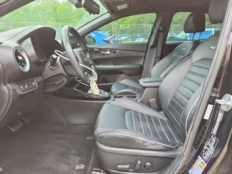 2023 KIA FORTE GT LINE  