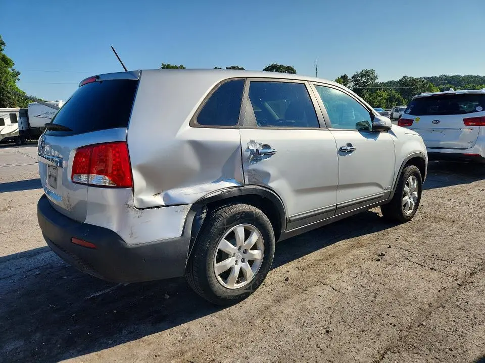 2011 KIA SORENTO LX  